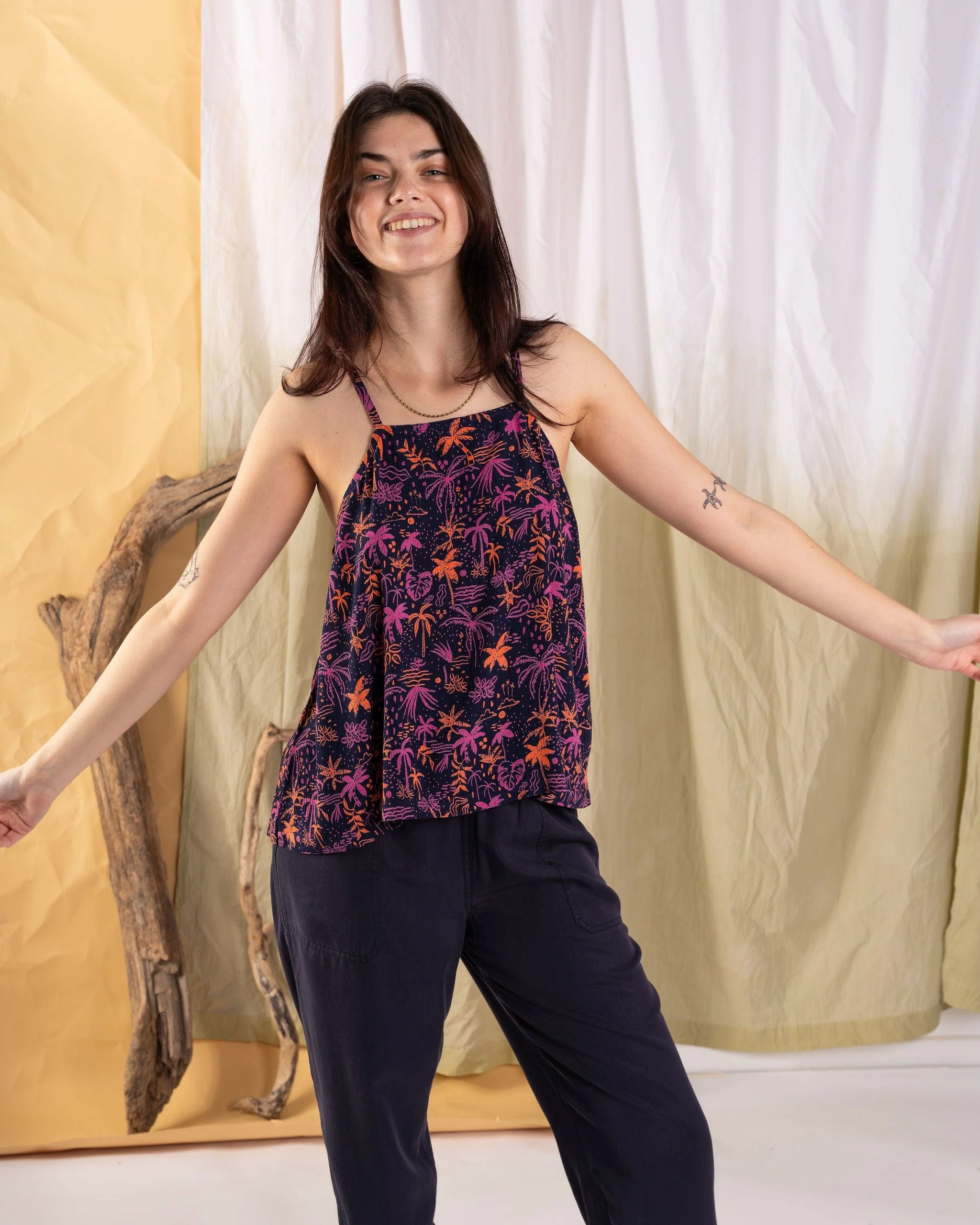 Acapulco Womens Cami Top in Multi - Image 9
