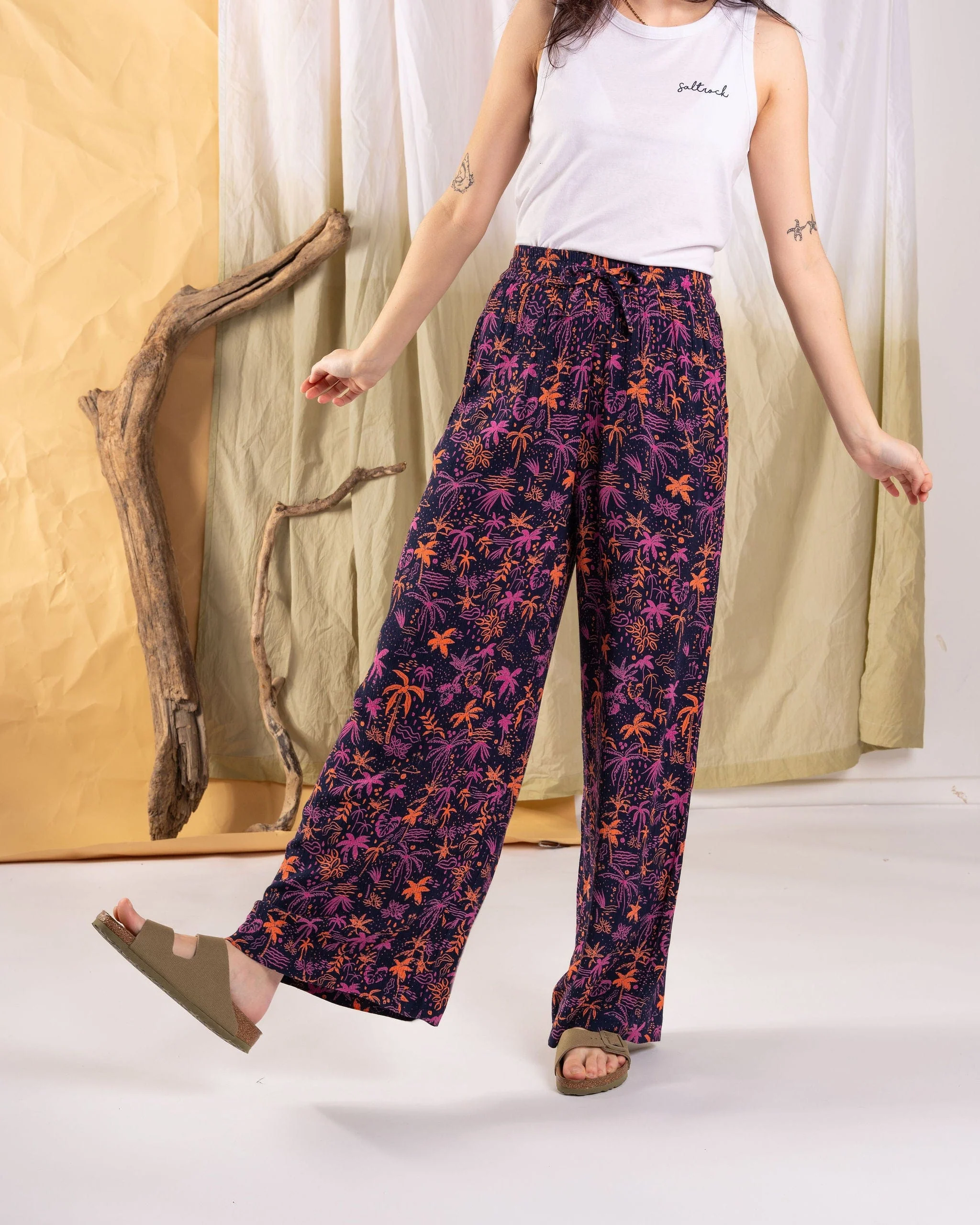 Acapulco Womens Lightweight Wide Leg Trousers in Multi - Image 9
