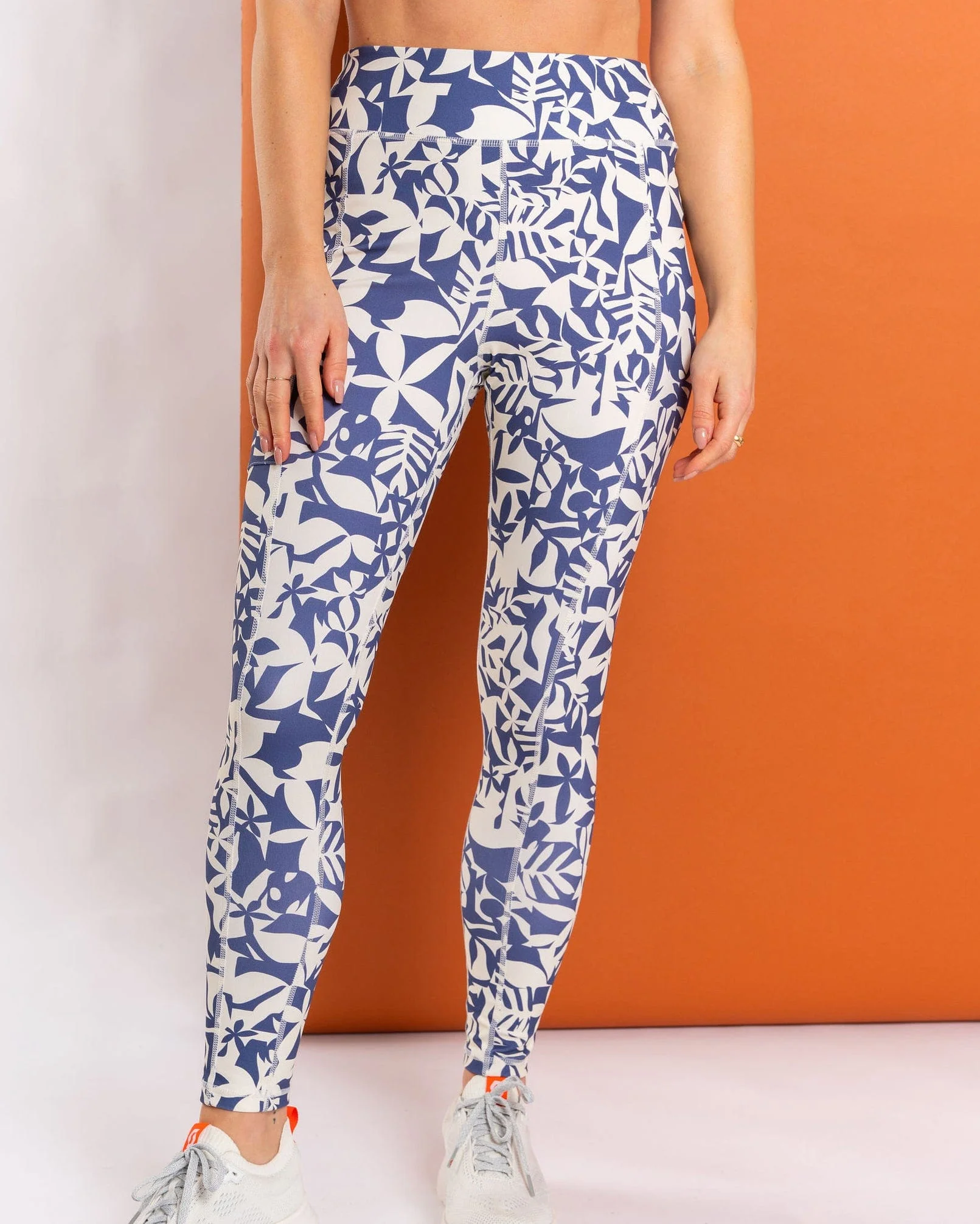 Balance  Womens Leggings in Blue - Image 2