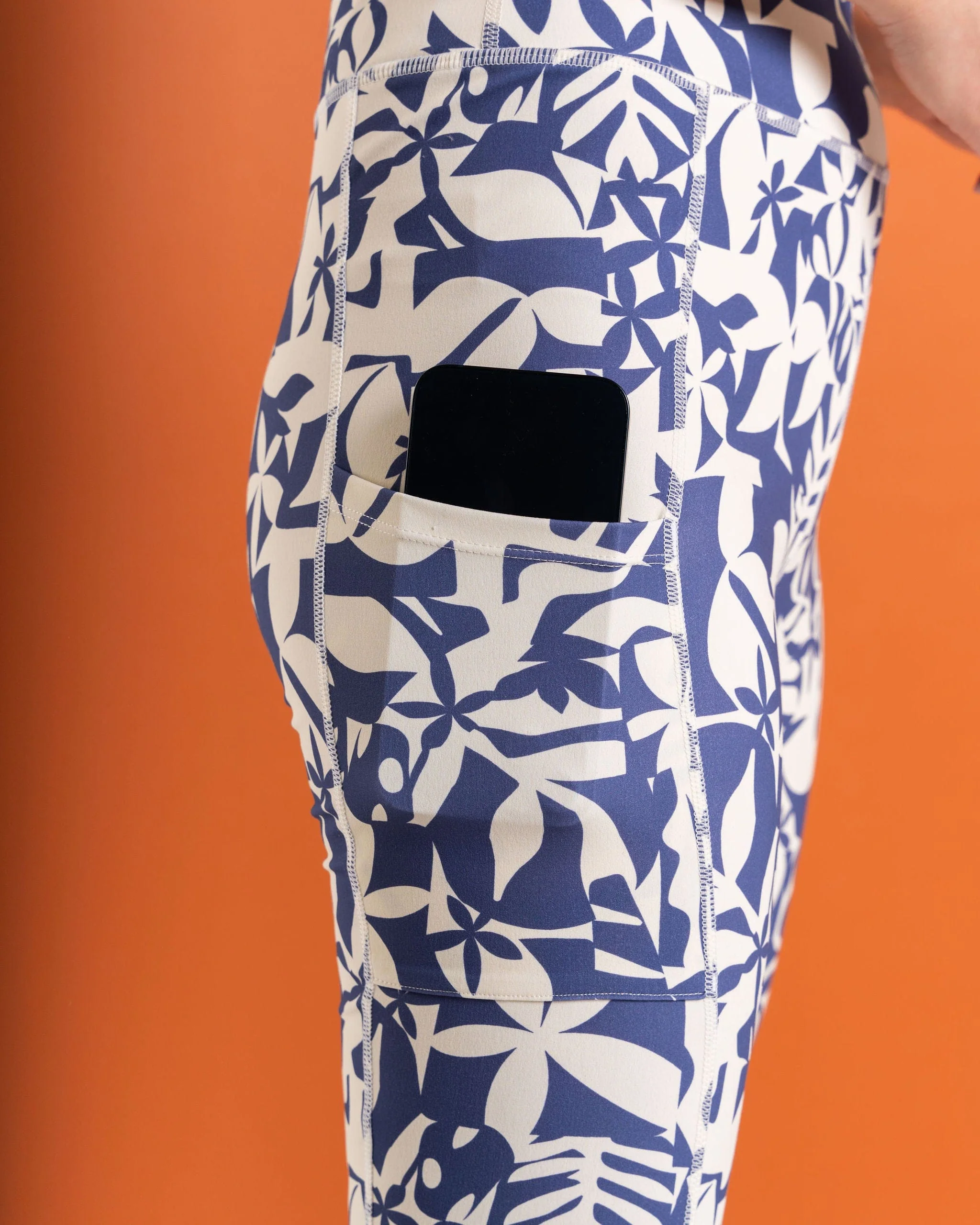 Balance  Womens Leggings in Blue - Image 3