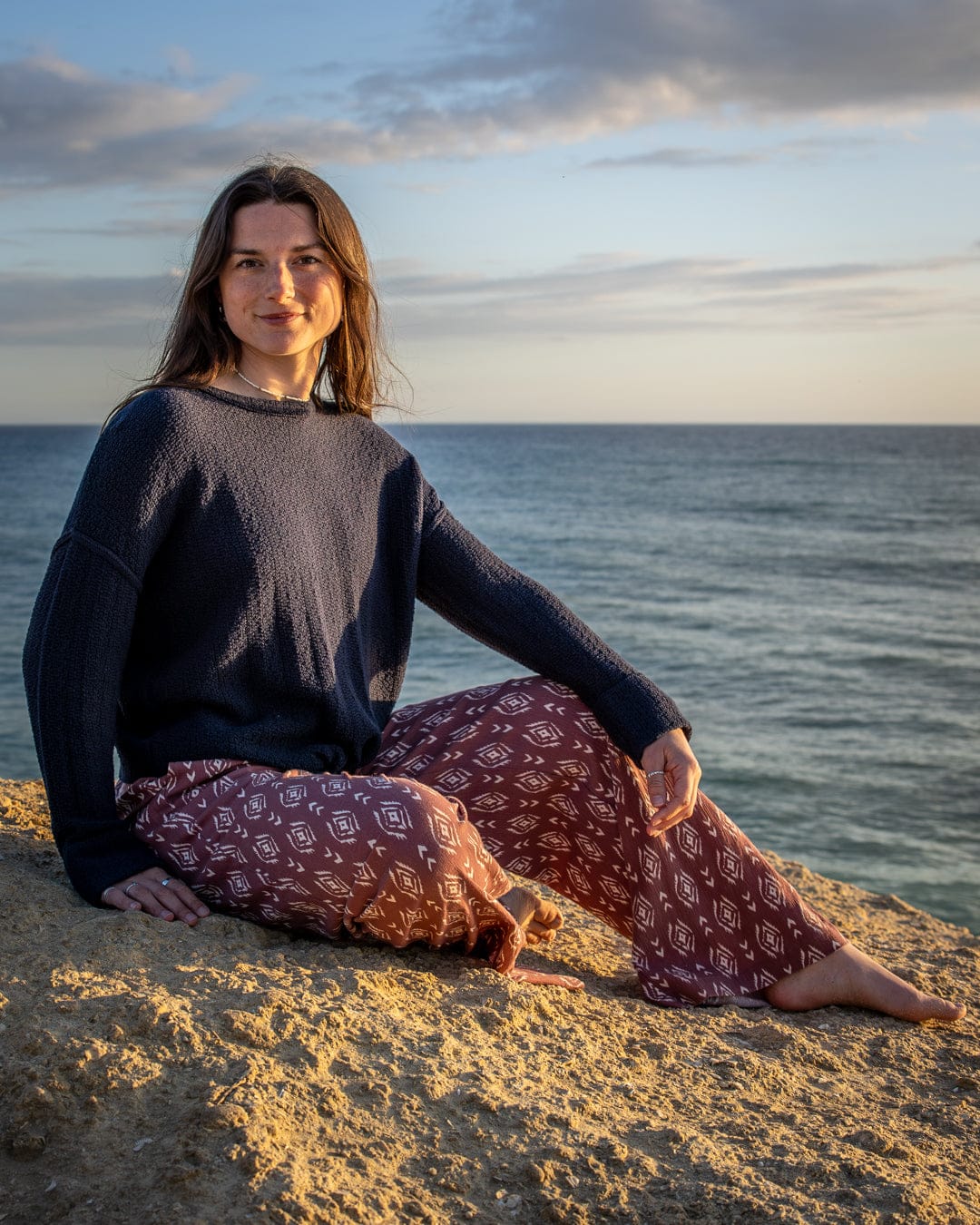 Beachtide  Womens Knot Front Knit Jumper in Blue - Image 4