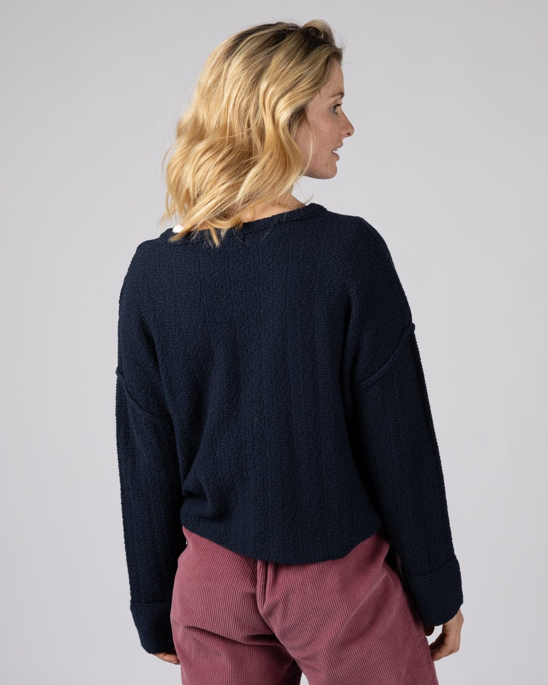 Beachtide  Womens Knot Front Knit Jumper in Blue - Image 7