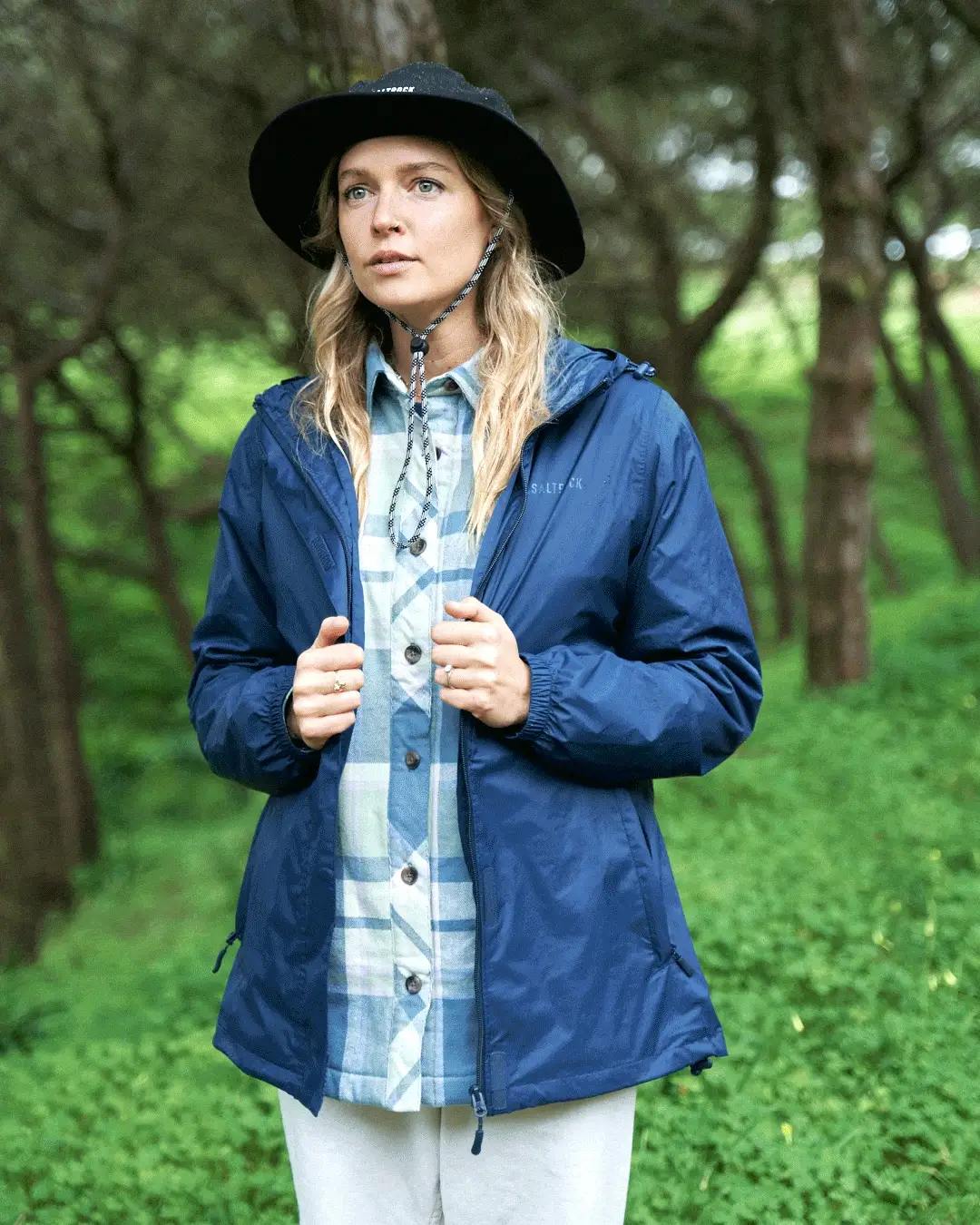 Cooper Womens Packable Waterproof Jacket in Blue - Image 4
