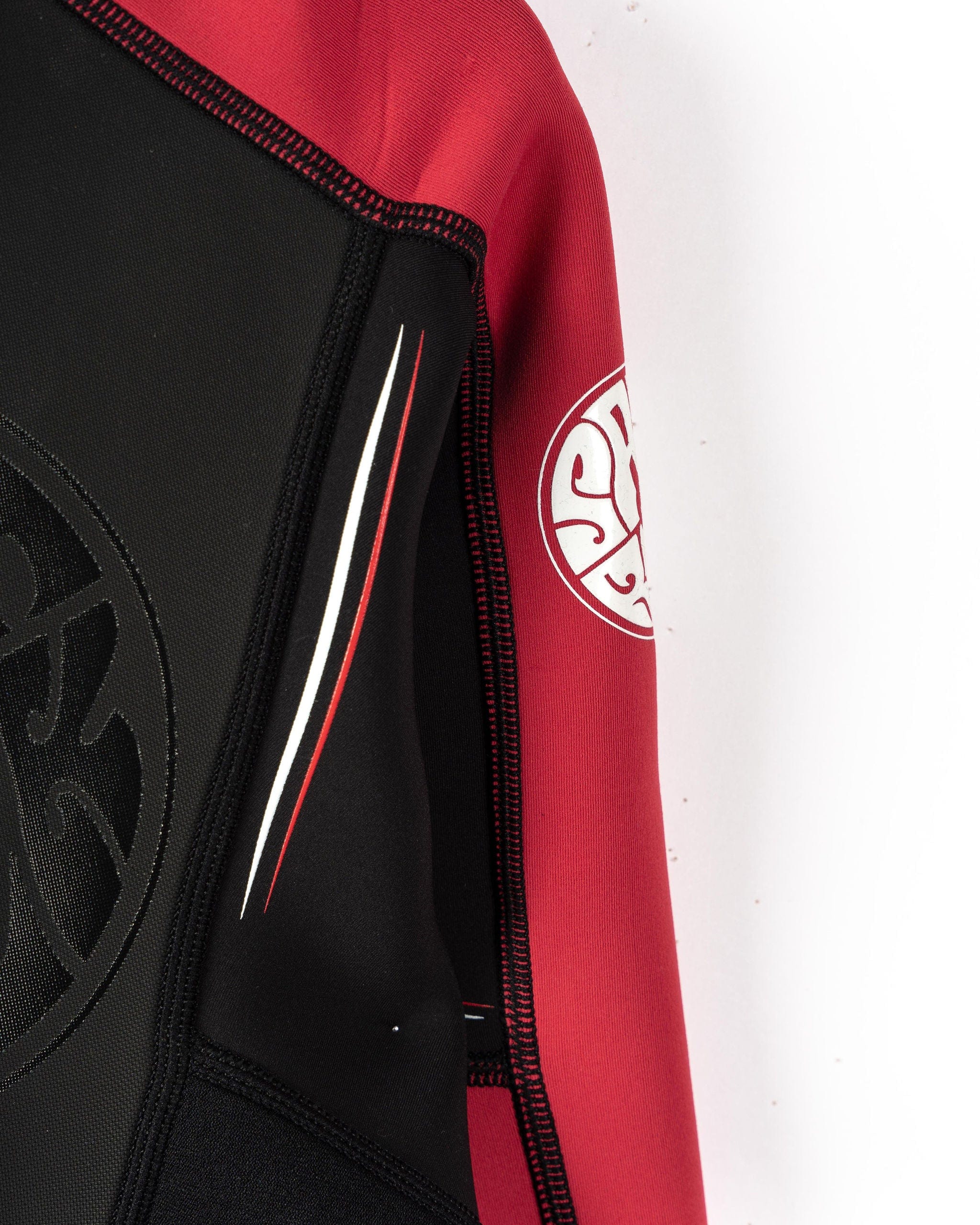 Core Kids 3/2 Full Wetsuit in Black/Red - Image 10