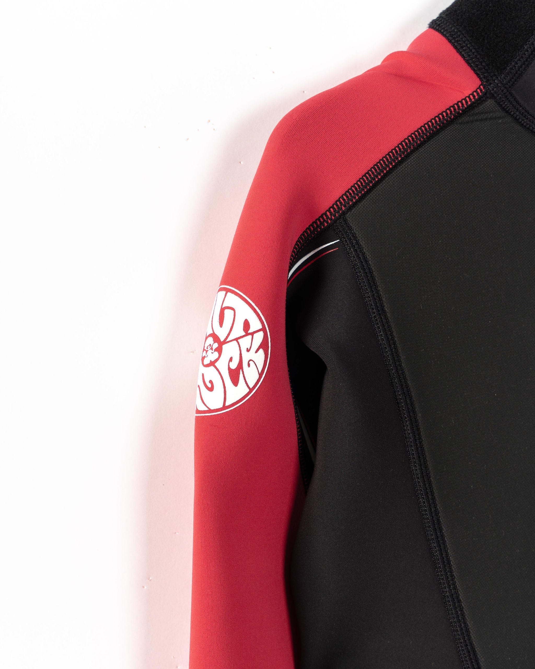 Core Kids 3/2 Full Wetsuit in Black/Red - Image 12