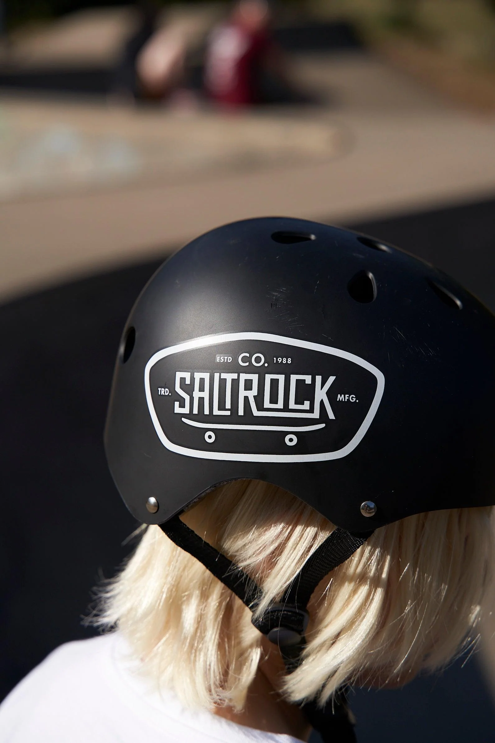 Hardskate Skate Helmet in Black - Image 8