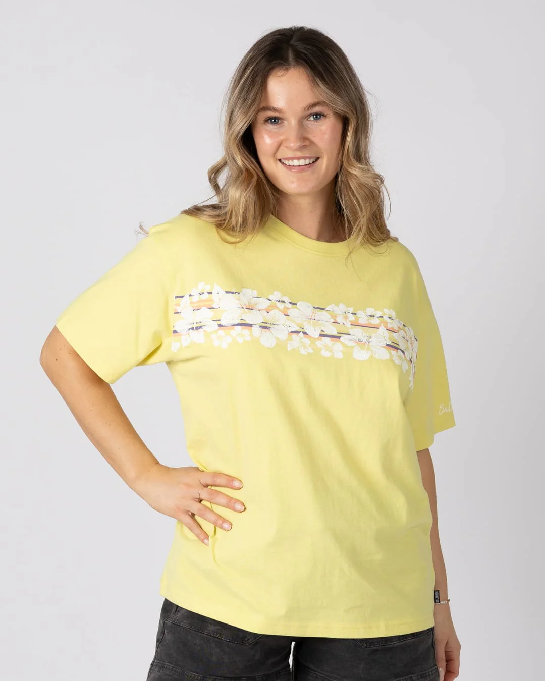 Hebe Womens Short Sleeve Oversized T-Shirt in Yellow - Image 2
