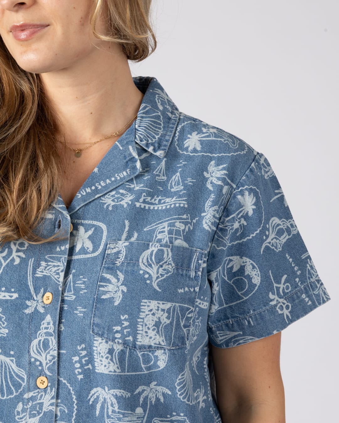 Island Life Short Sleeve Shirt in Blue - Image 3