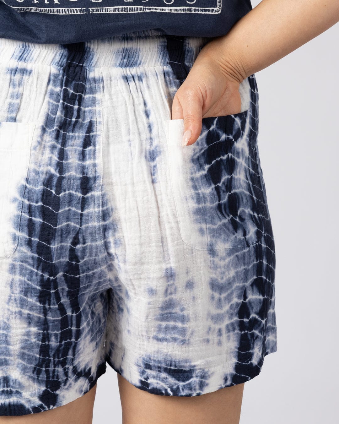 Melda  Womens Woven Short in Blue - Image 9