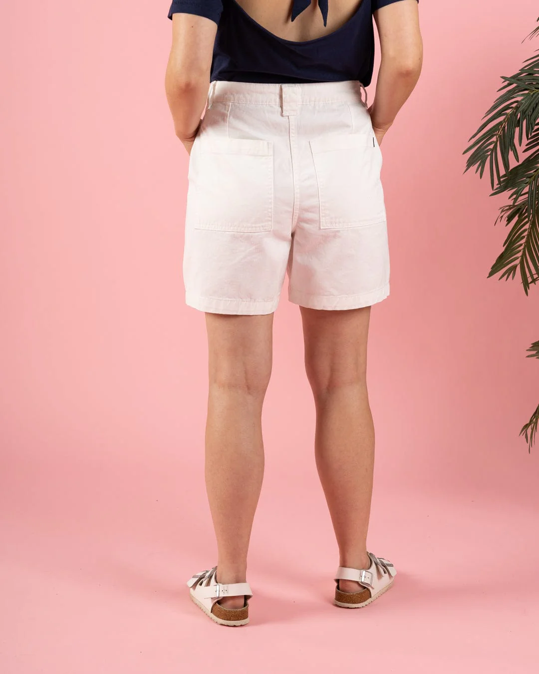 Ogden Womens Longline Chino Shorts in White - Image 11