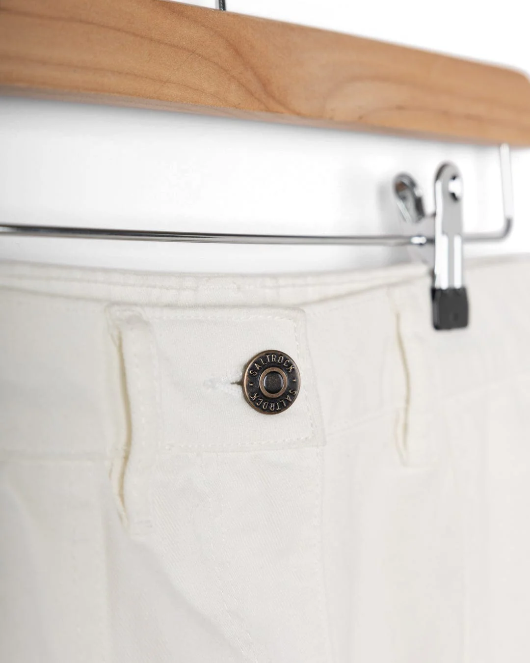 Ogden Womens Longline Chino Shorts in White - Image 12