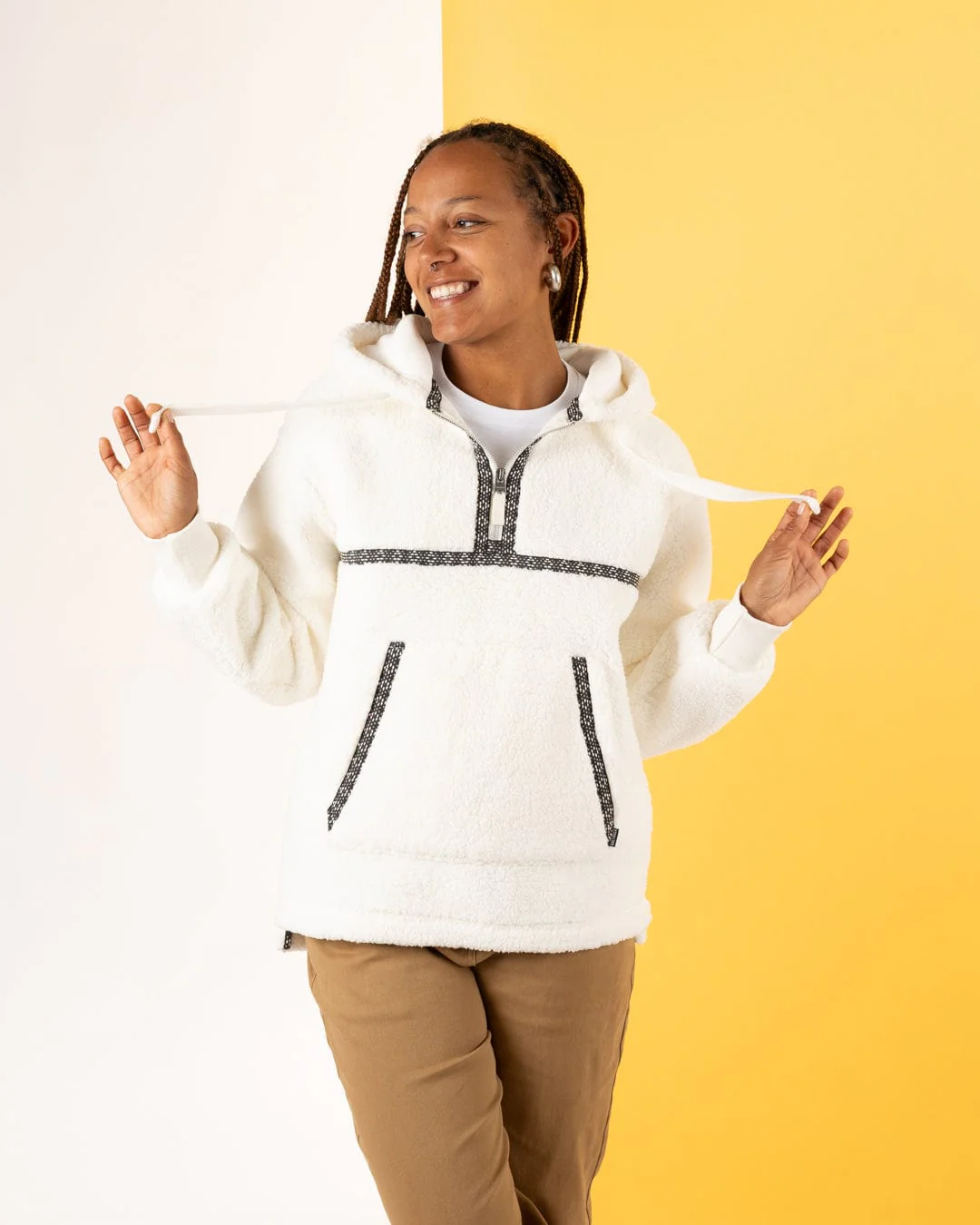 Orla Womens Fleece in Cream - Image 5