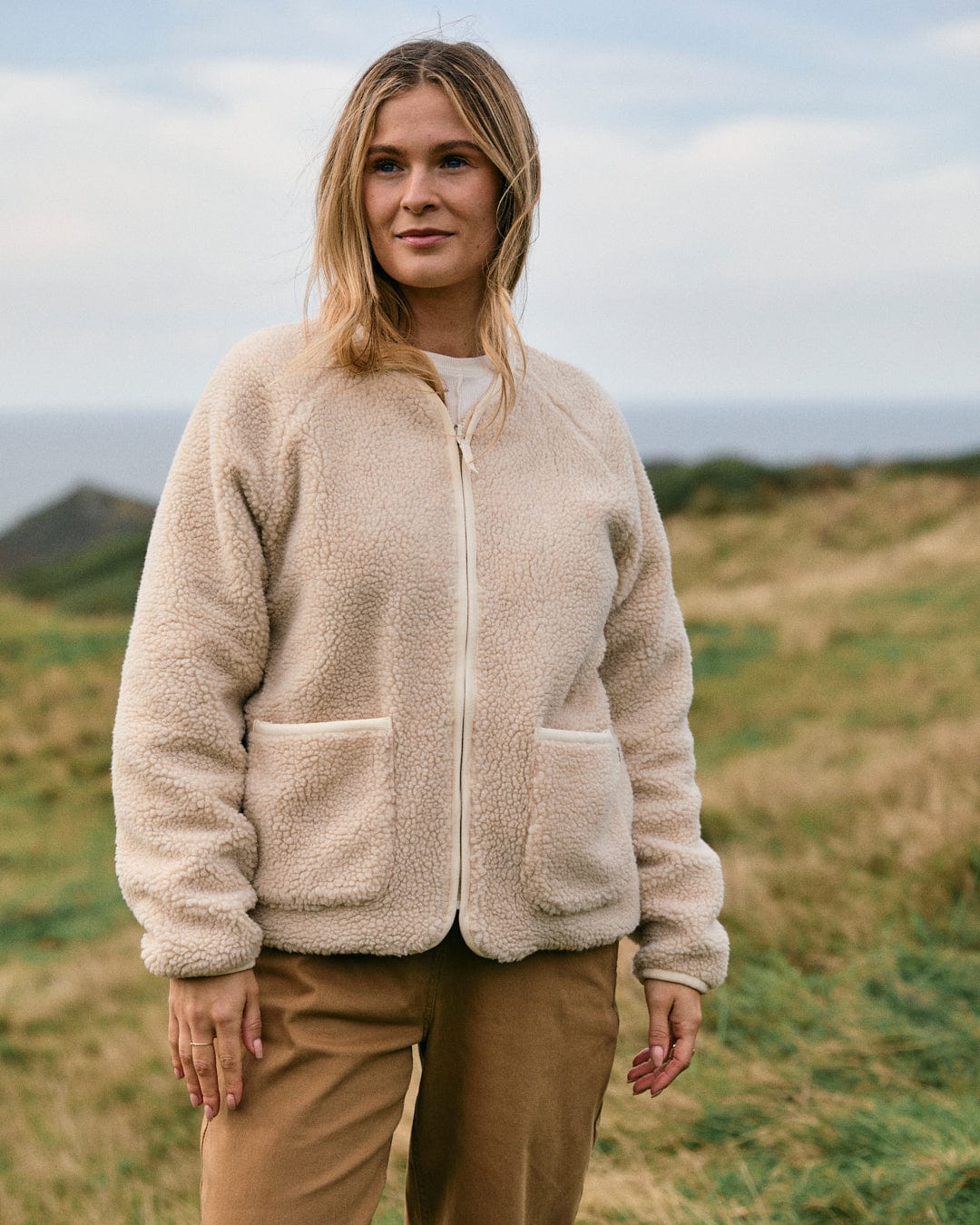 Piper Womens Reversible Zip Collarless Fleece in Cream
