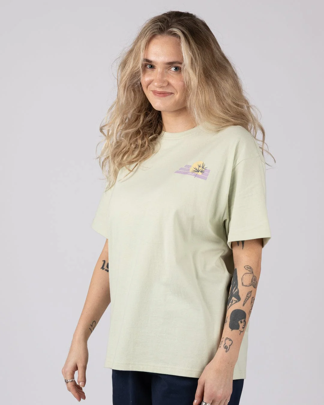 Poster Location Cornwall Womens Oversized Short Sleeve T-Shirt in Light Green - Image 2
