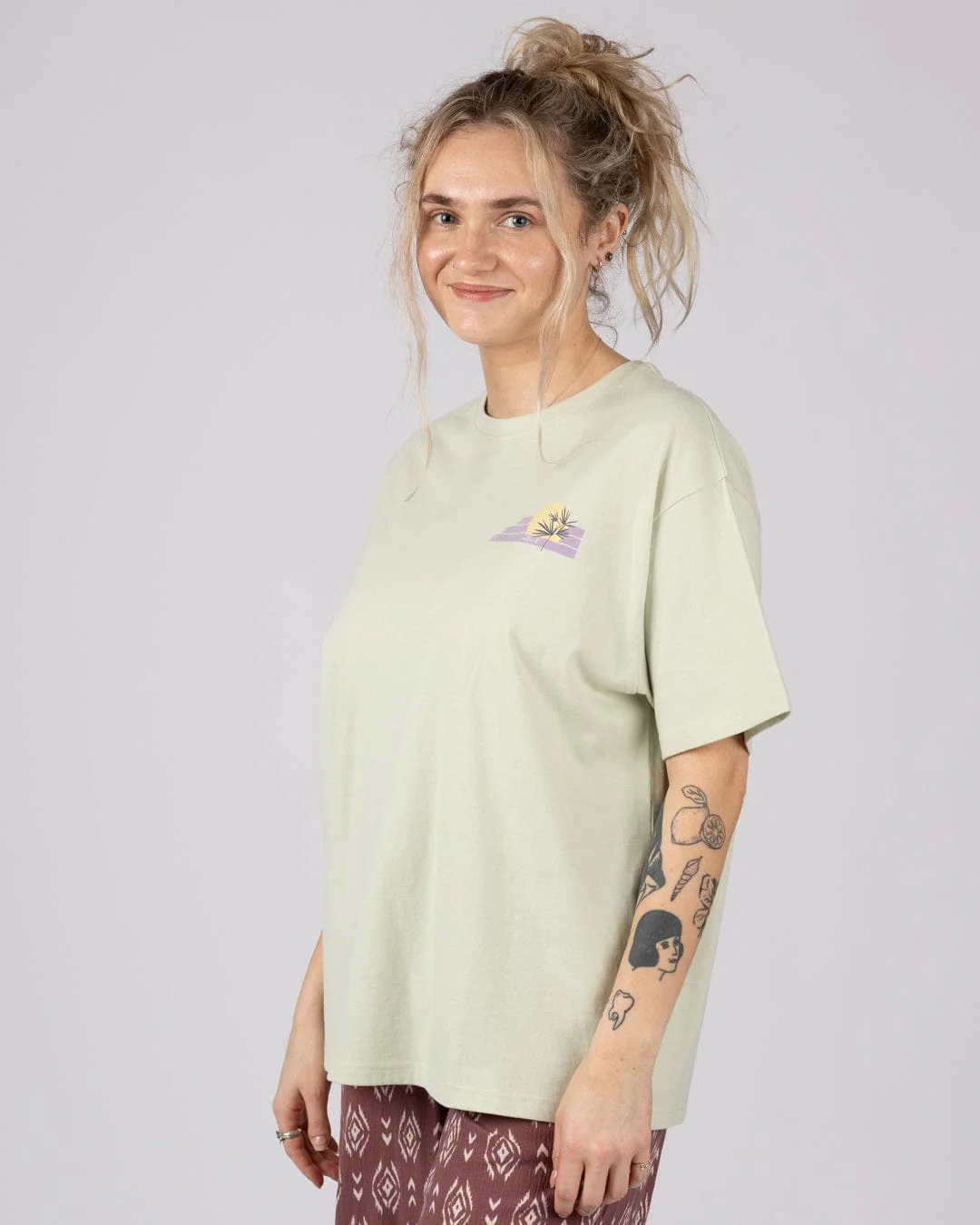 Poster Location Devon Womens Oversized Short Sleeve T-Shirt in Light Green - Image 6