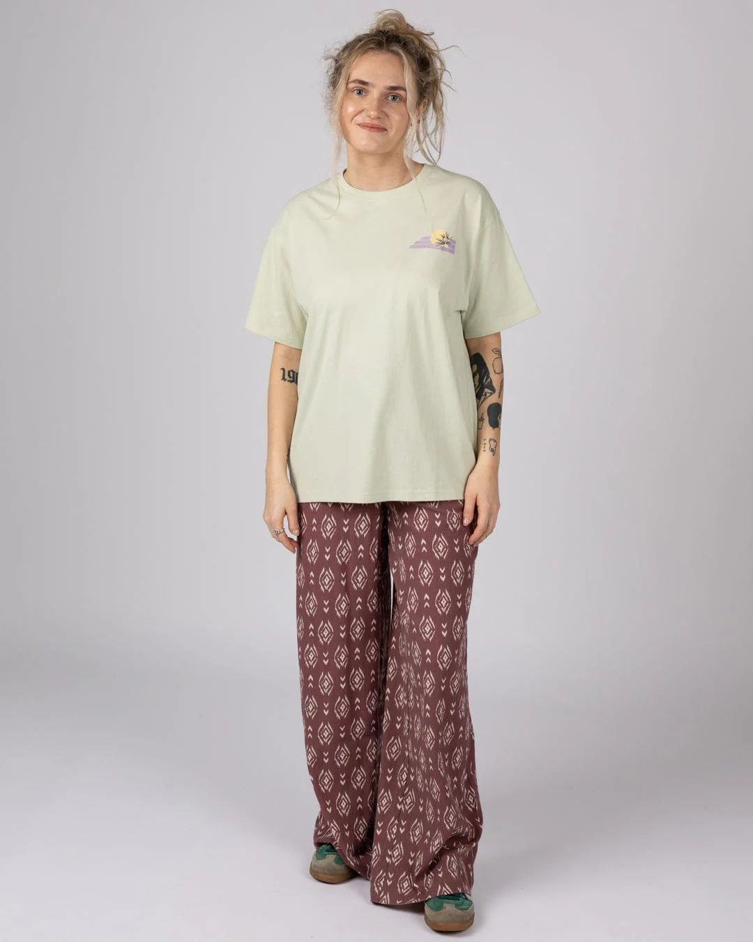 Poster Location Devon Womens Oversized Short Sleeve T-Shirt in Light Green - Image 8