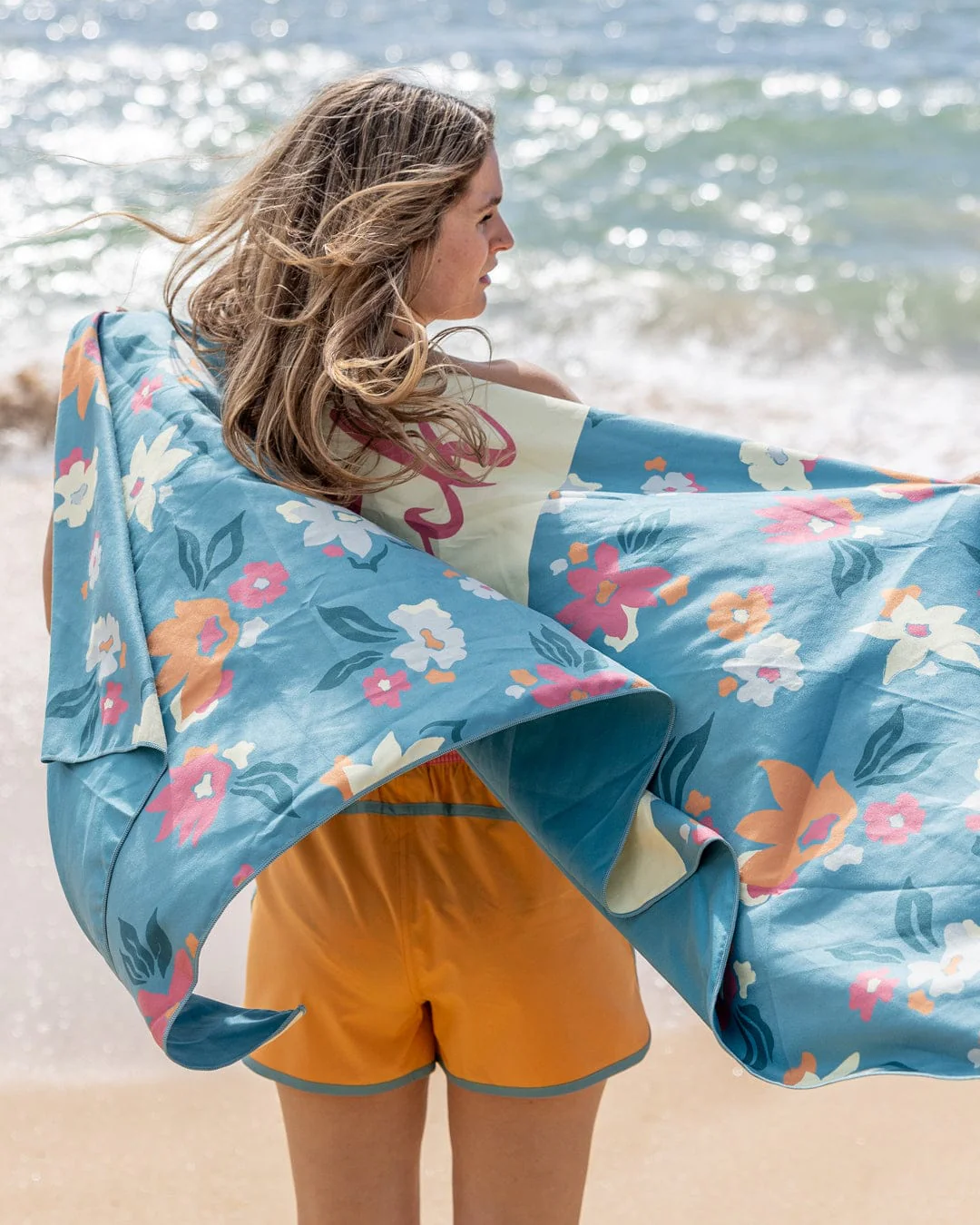 Surf Daze Microfibre Towel in Blue - Image 4