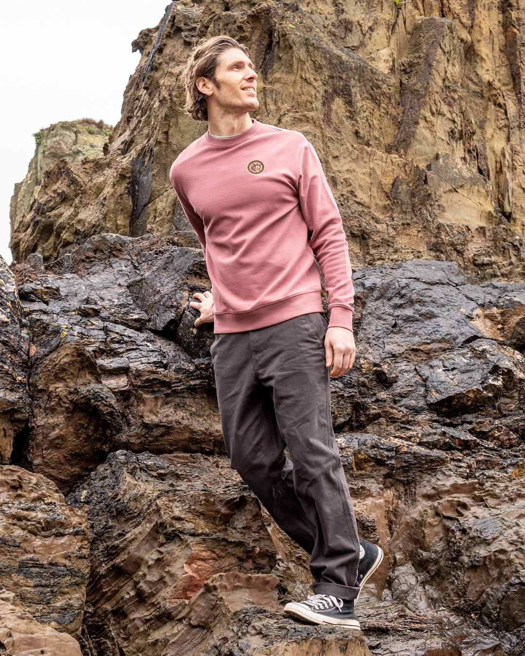 Trail Badge  Mens Sweatshirt in Dark Pink - Image 4
