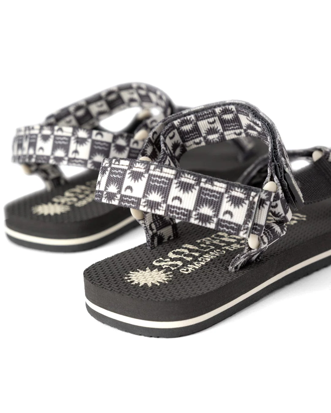 Villa Equinox Sandals in Grey - Image 3