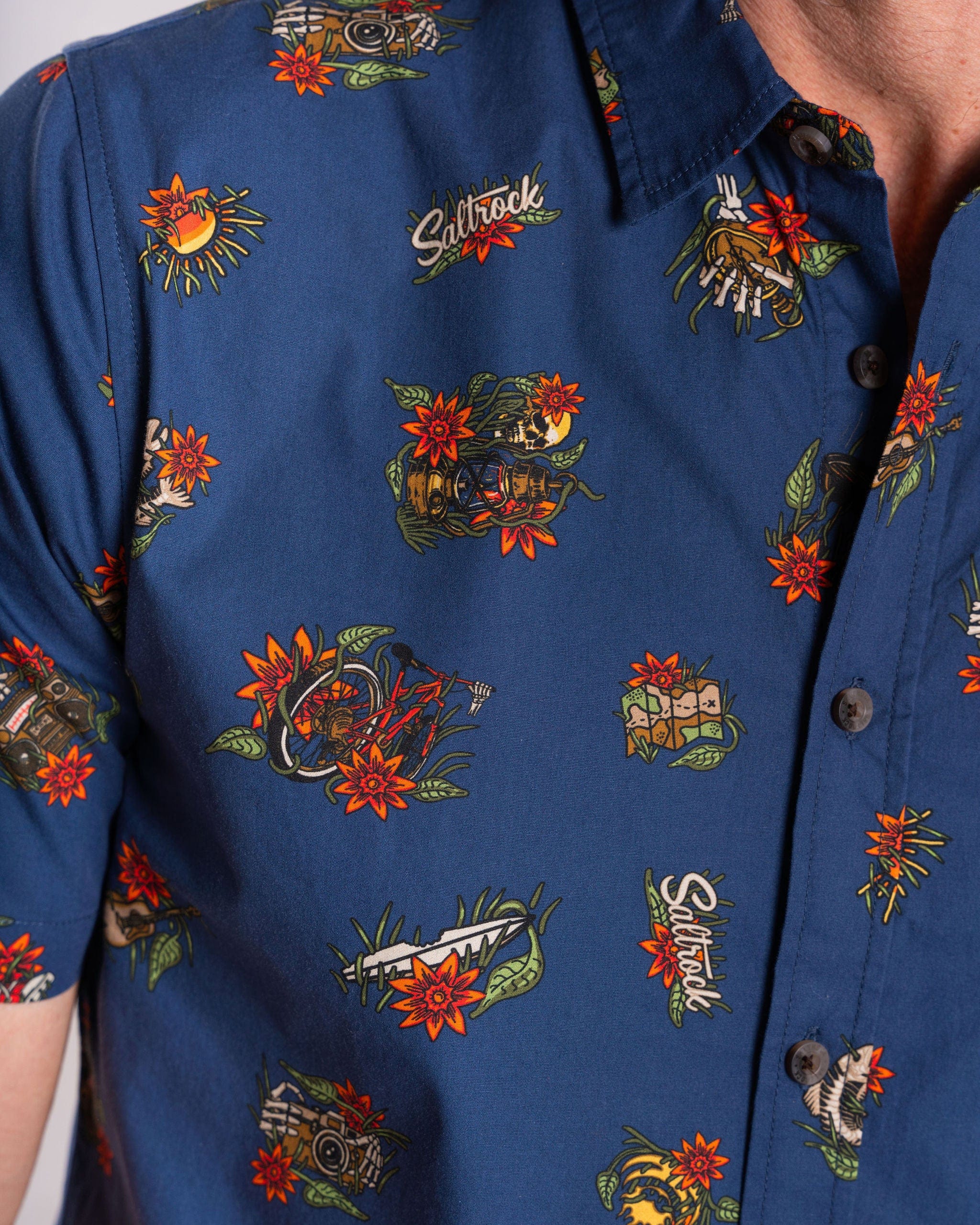 Wanderer Mens Short Sleeve Shirt in Blue - Image 3