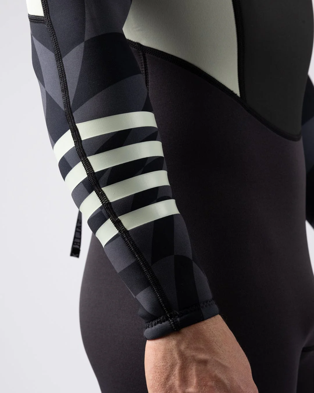 Warp Mens 3/2 Wetsuit in Dark Grey - Image 11