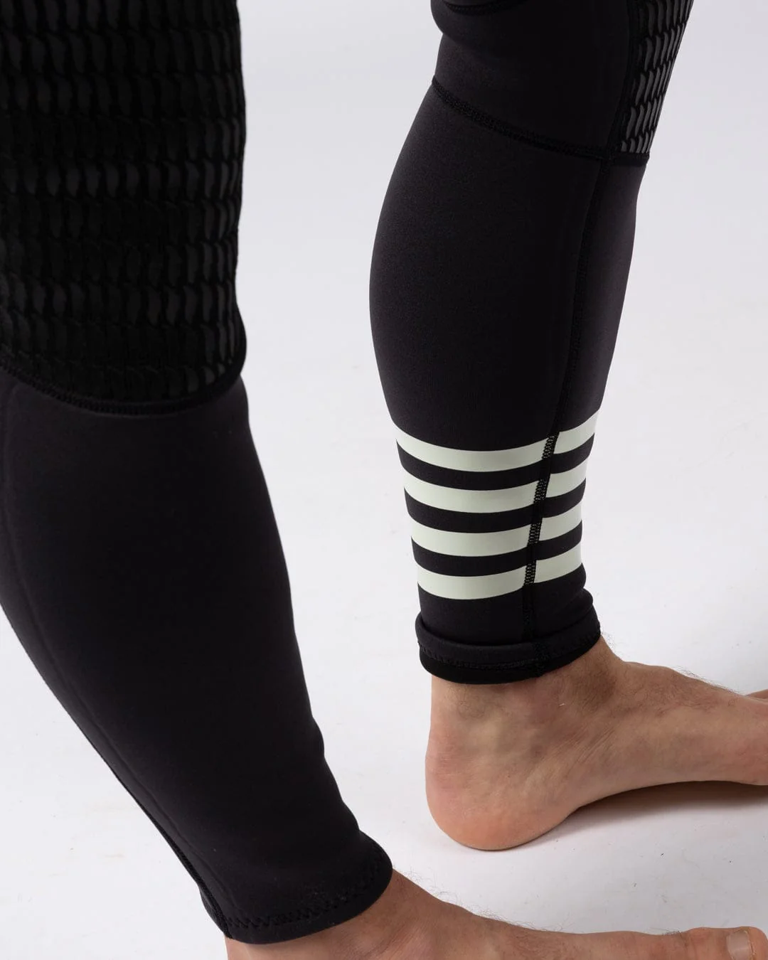 Warp Mens 3/2 Wetsuit in Dark Grey - Image 14