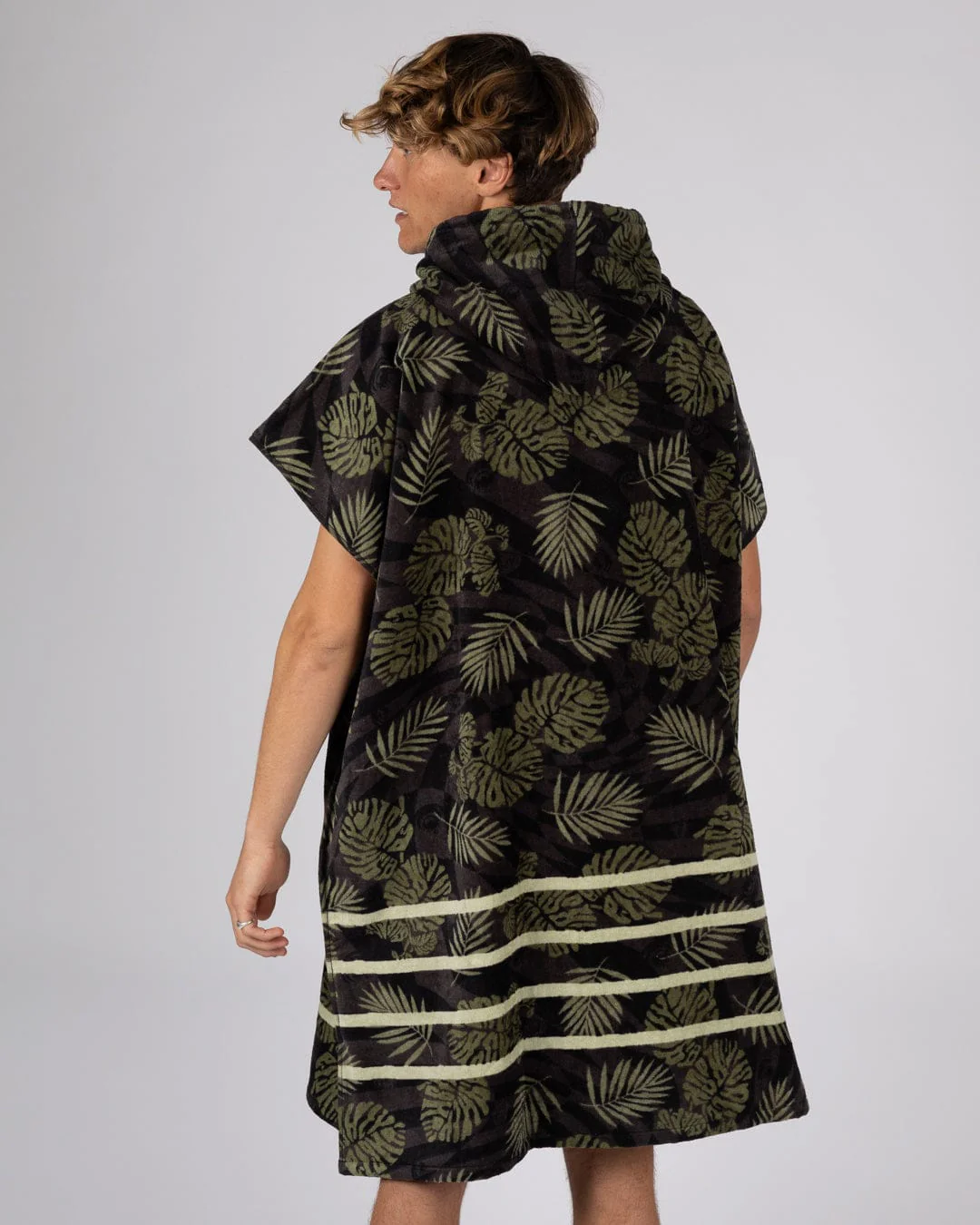 Warp Surf Changing Towel in Dark Grey - Image 13