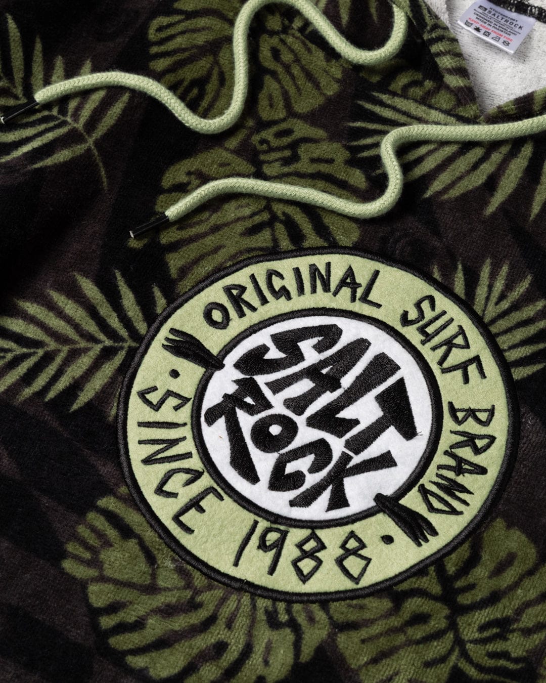 Warp Surf Changing Towel in Dark Grey - Image 15