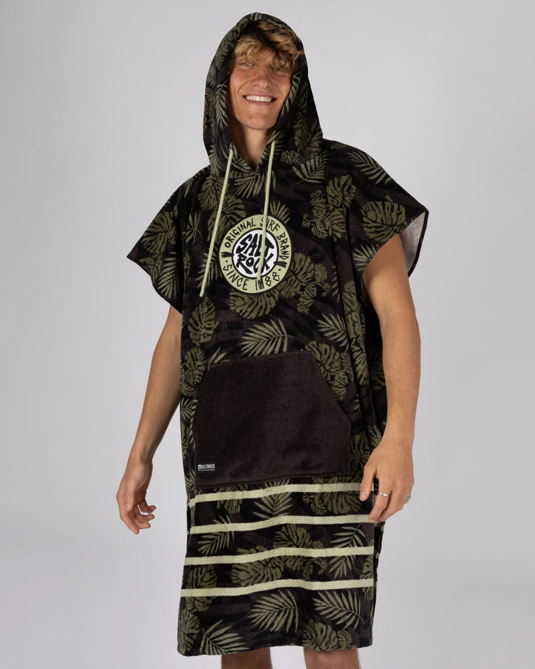 Warp Surf Changing Towel in Dark Grey - Image 5