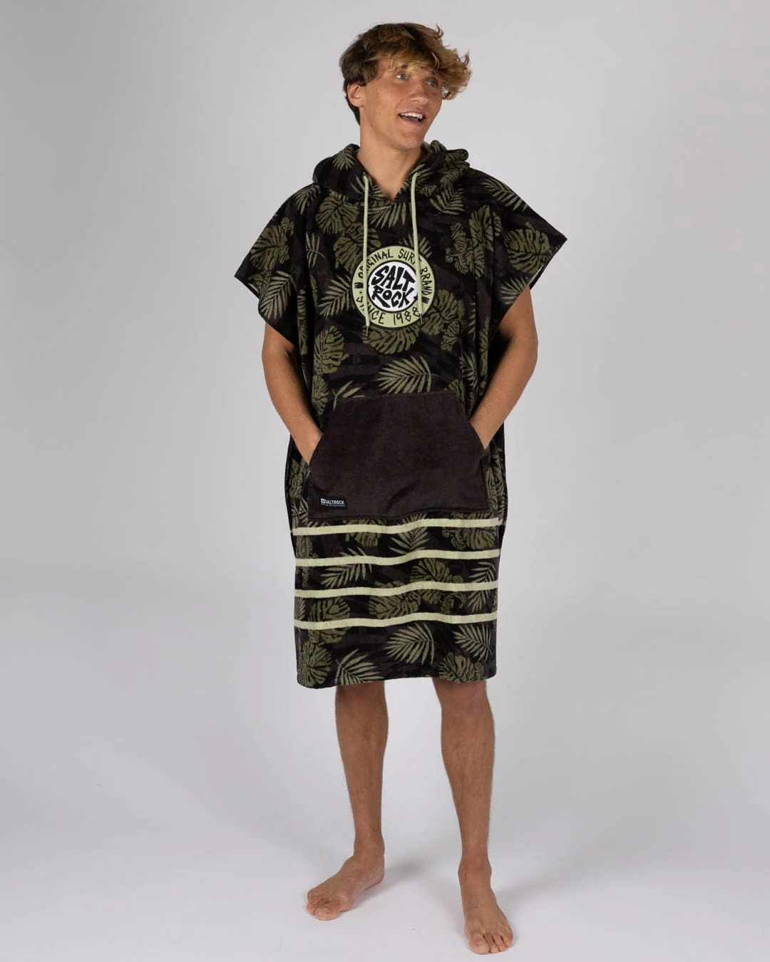 Warp Surf Changing Towel in Dark Grey - Image 8
