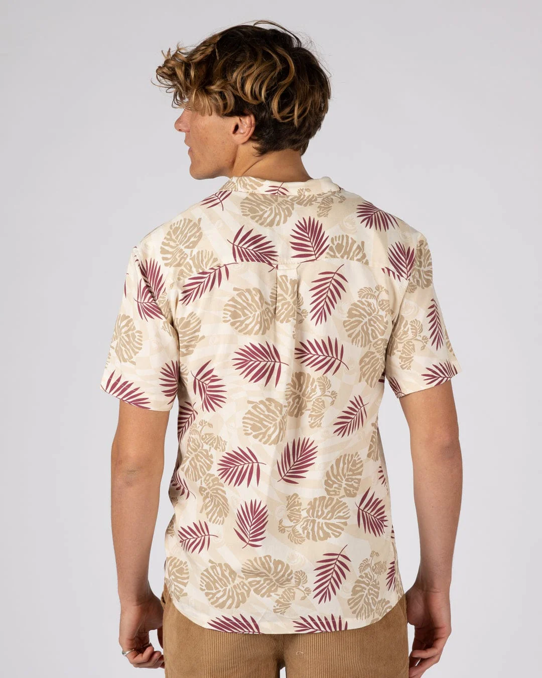 Warp Surf Resort Mens Oversized Short Sleeve Shirt in Cream - Image 5