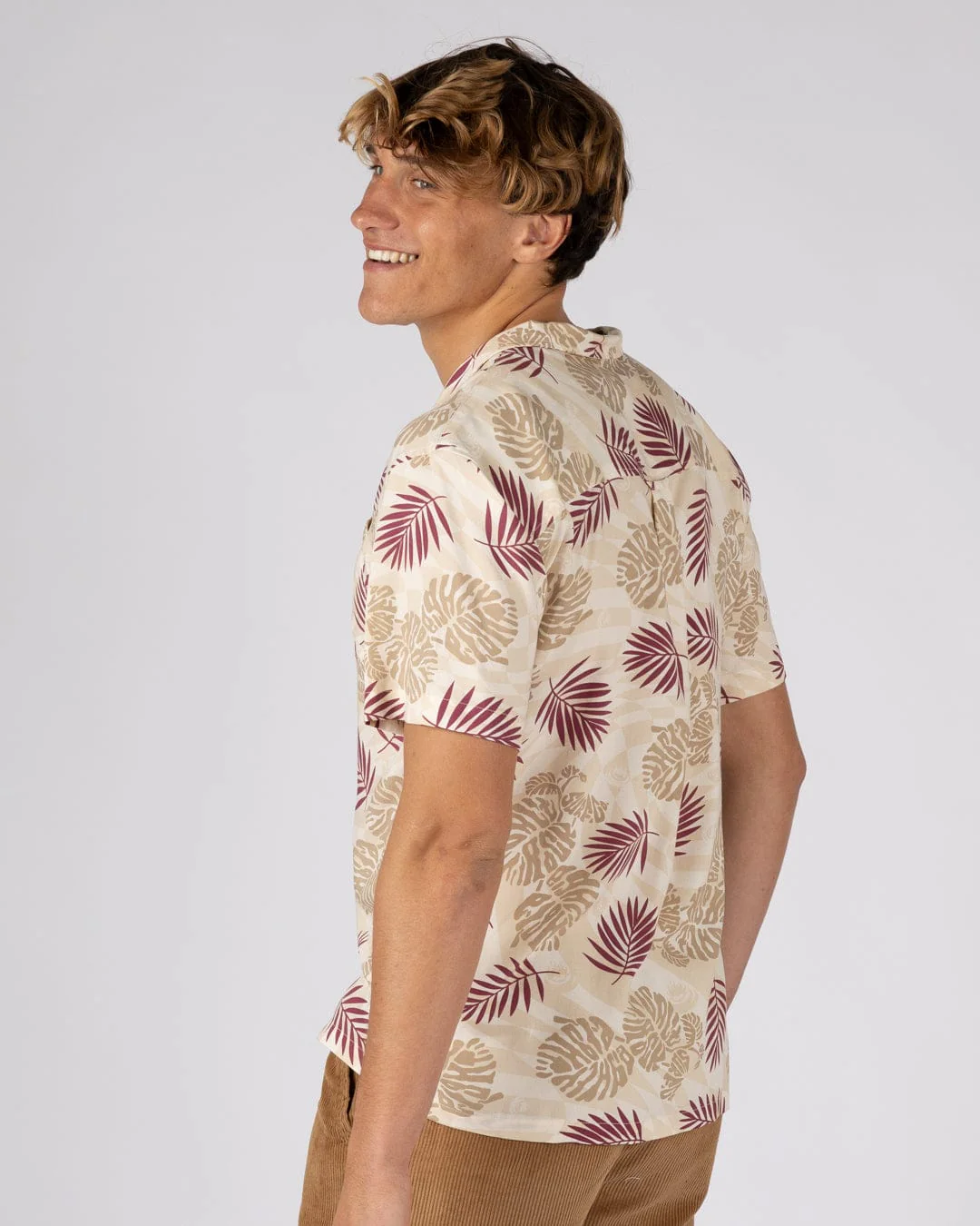 Warp Surf Resort Mens Oversized Short Sleeve Shirt in Cream - Image 6