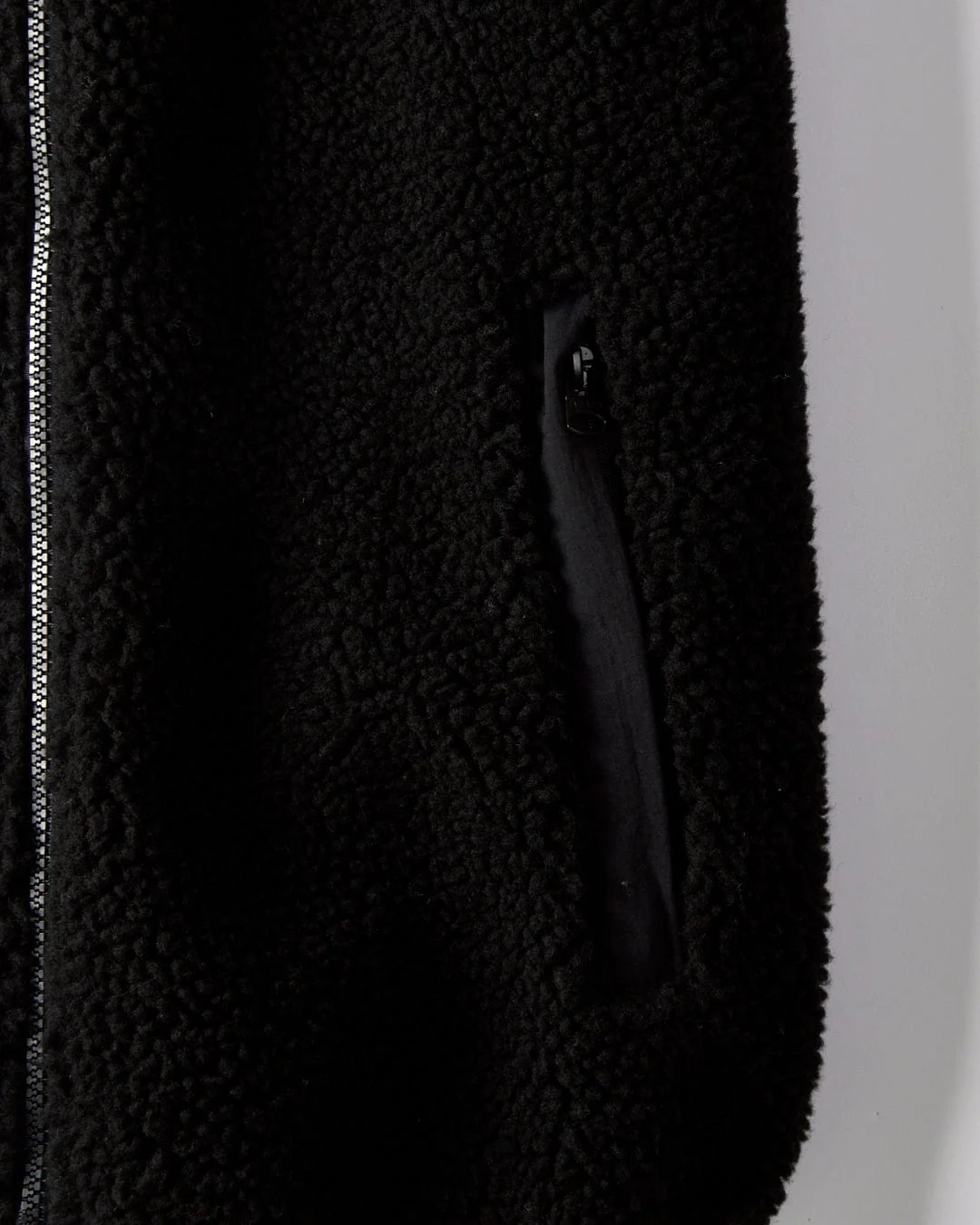 Wezley Mens Reversible Gilet in Black - Image 8